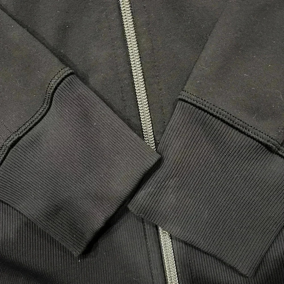 [6]  Lululemon Nice Asana Jacket - Picture 10 of 12